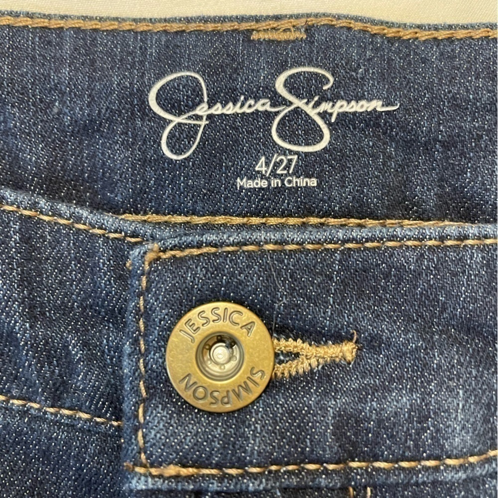 Jessica Simpson size 4/27 dark was shorts - Picture 3 of 3